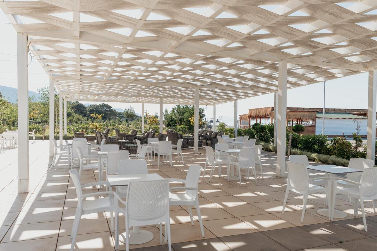 Fishta Hotel & Apartments Velipojë Екстериор снимка